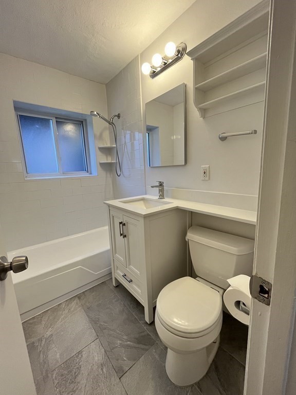 33 Westgate Road, Unit 4 Chestnut Hill, MA 02467 - Photo 8 of 16 Gallery Image 8