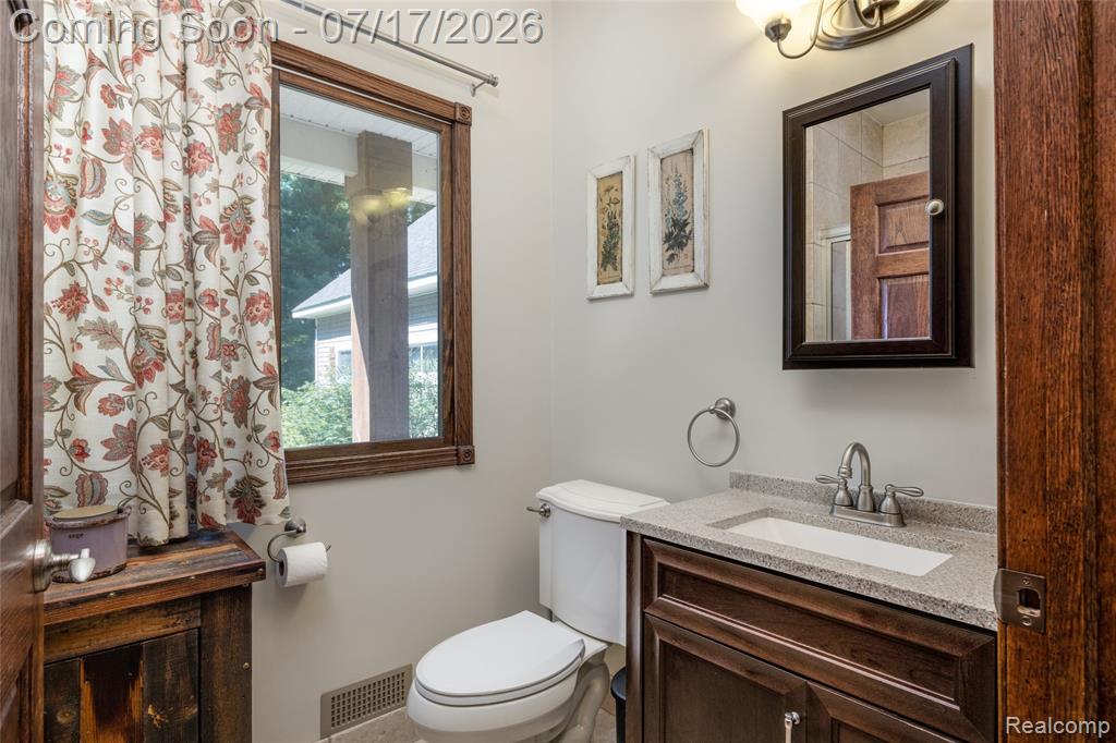 8250 Rattalee Lake Road Clarkston, MI 48348 - Photo 33 of 54 Gallery Image 33
