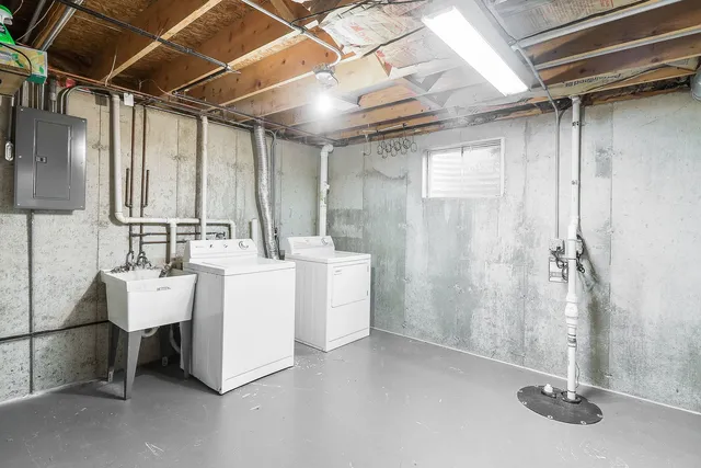 $374,000 | 609 North Lyle Avenue, Elgin, IL 60123