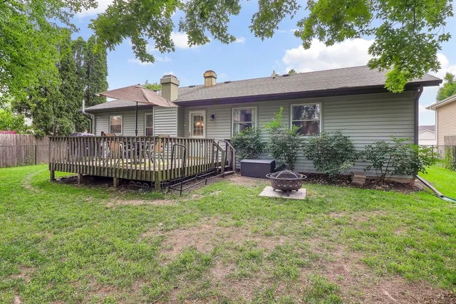 $374,000 | 609 North Lyle Avenue, Elgin, IL 60123