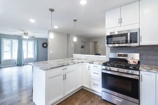 $374,000 | 609 North Lyle Avenue, Elgin, IL 60123