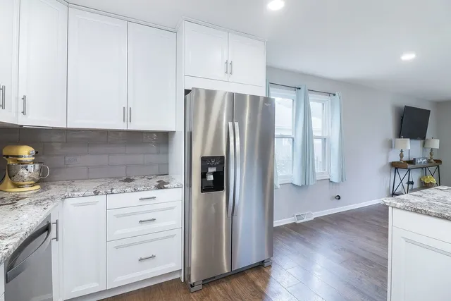 $374,000 | 609 North Lyle Avenue, Elgin, IL 60123