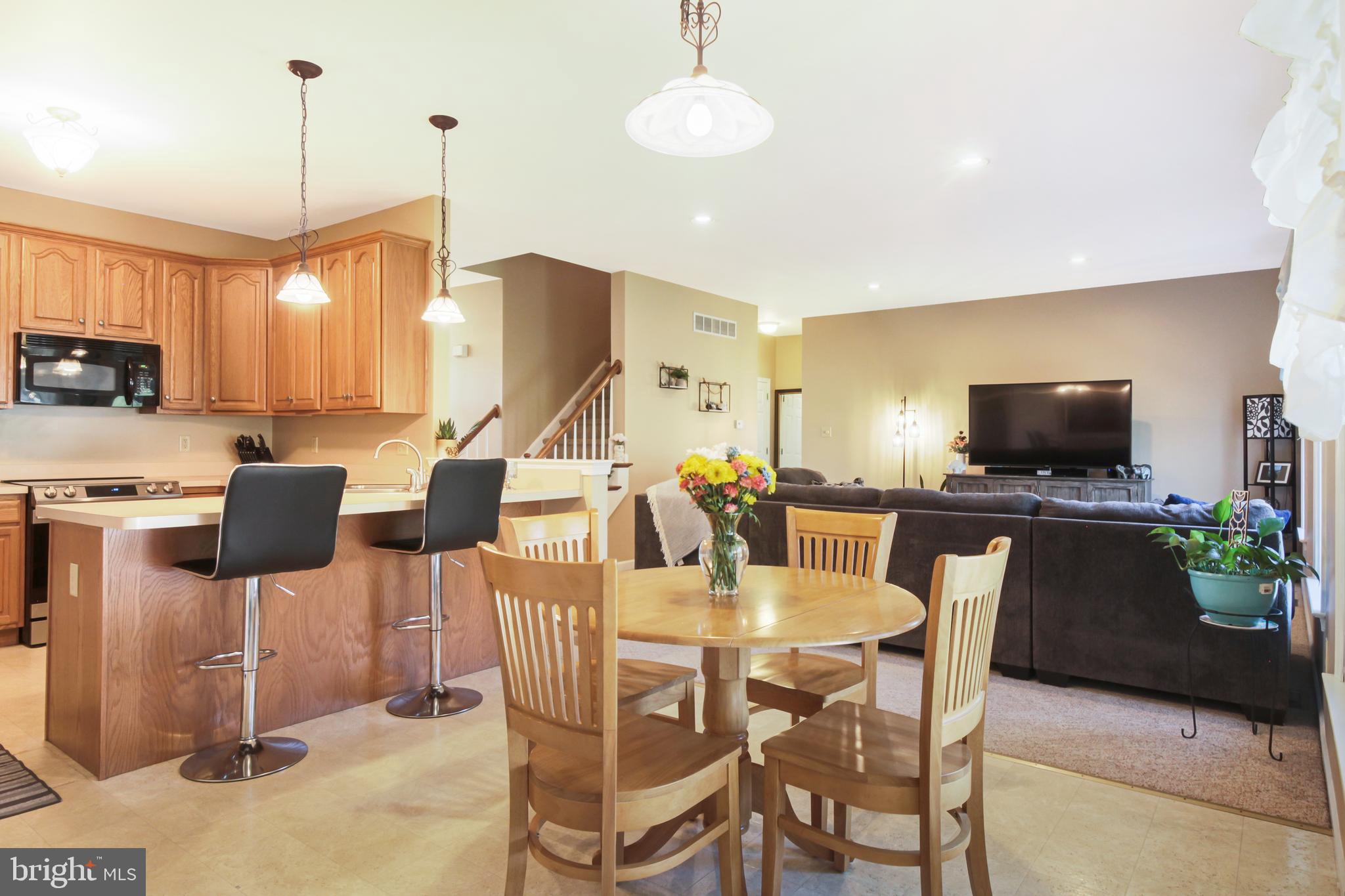 149 Kratz Road Birdsboro, PA 19508 - Photo 27 of 51 Eating Bar and breakfast Room