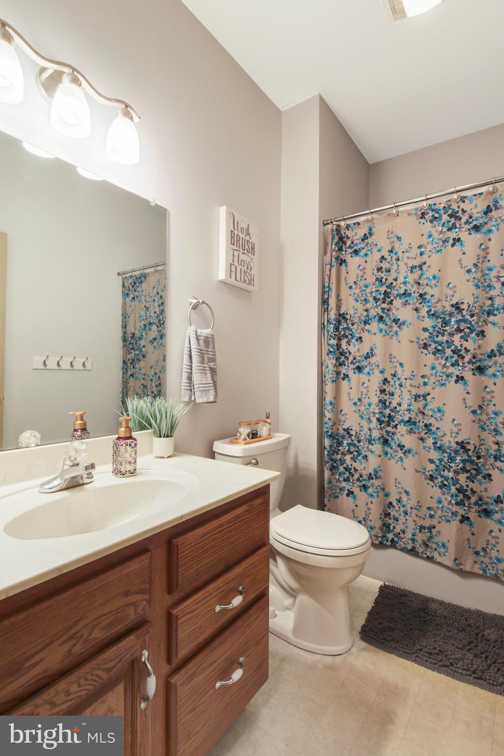 149 Kratz Road Birdsboro, PA 19508 - Photo 30 of 51 Full Hall Bath