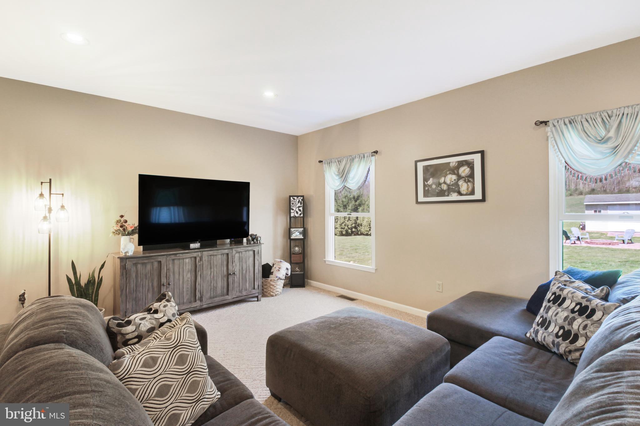149 Kratz Road Birdsboro, PA 19508 - Photo 35 of 51 Living Room
