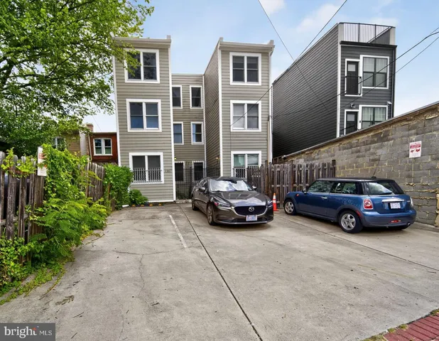 a car parked in front of a building