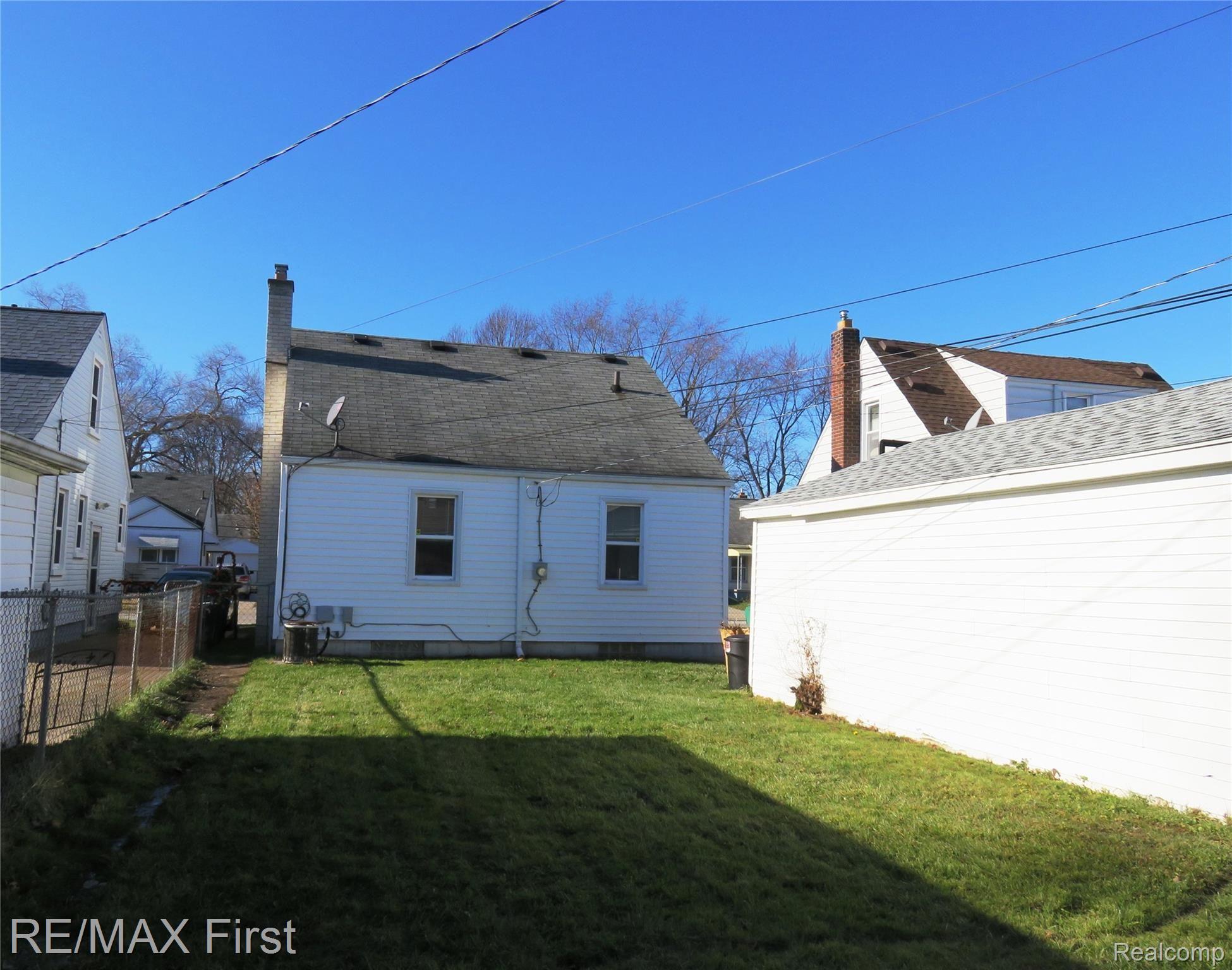 21740 Rausch Avenue Eastpointe, MI 48021 - Photo 24 of 25 21740 Rausch back view.JPG