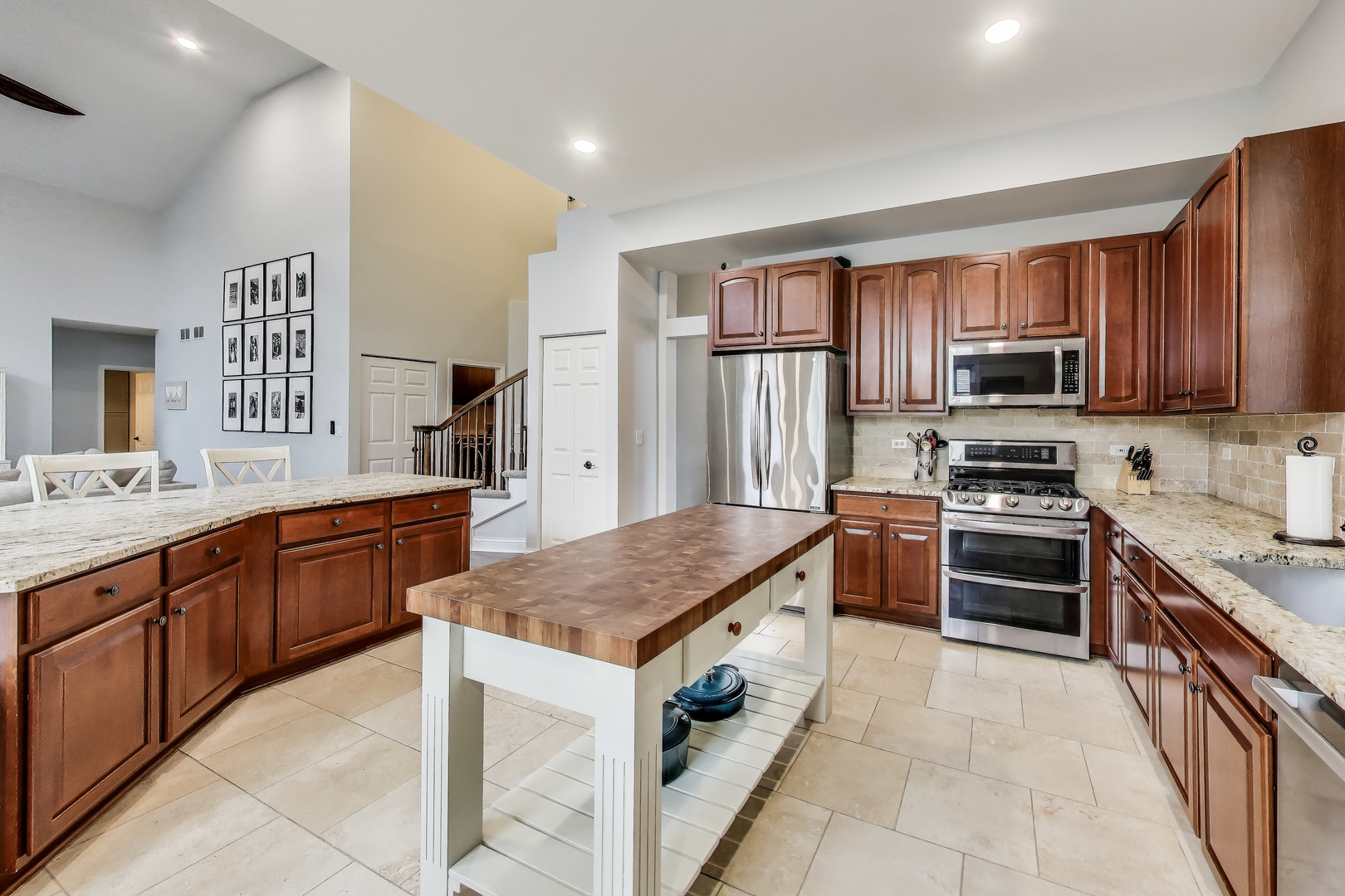 404 Bluegrass Lane Geneva, IL 60134 - Photo 11 of 44