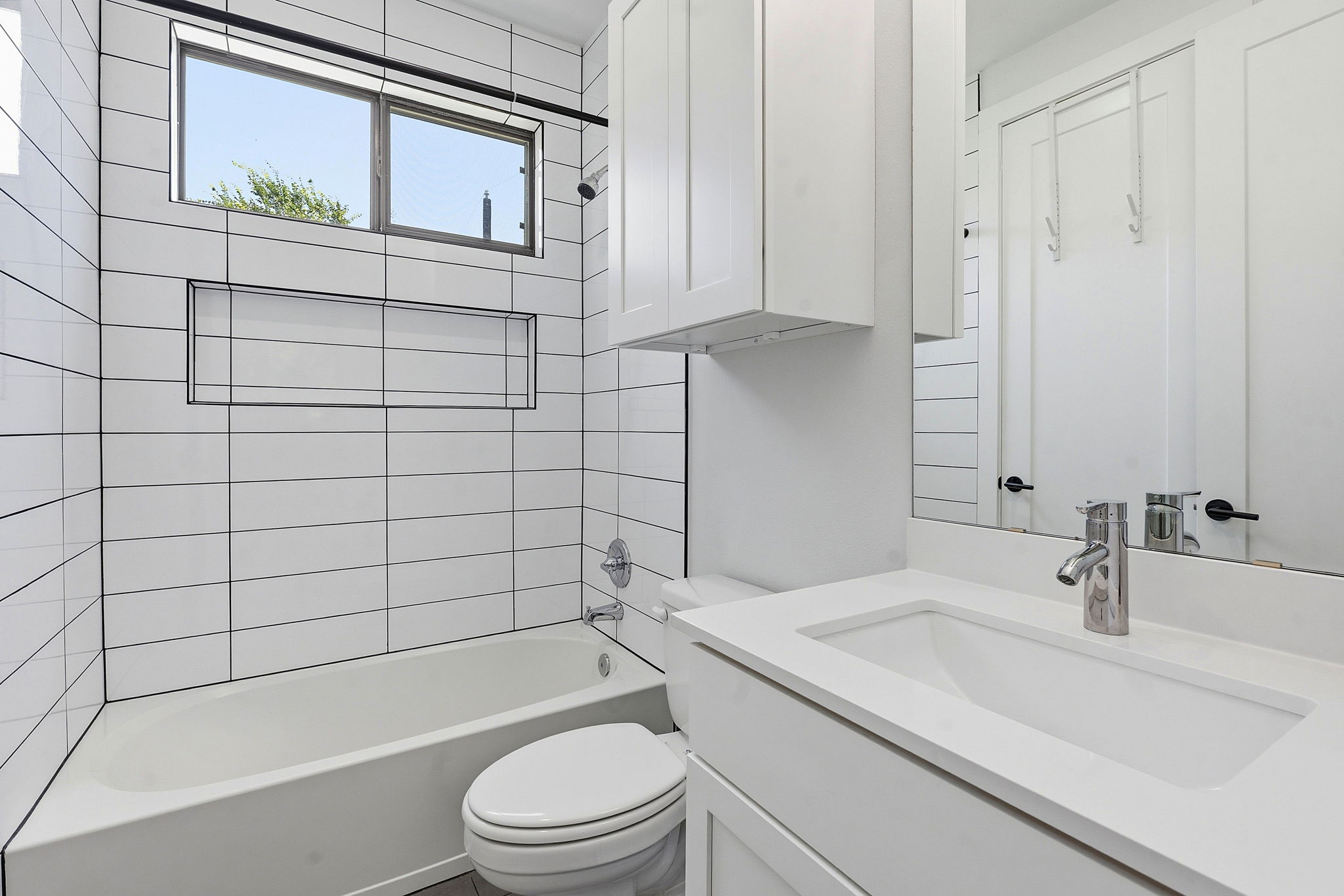 2935 Moss Street, Unit 2 Austin, TX 78722 - Photo 15 of 20 Secondary en suite bathroom