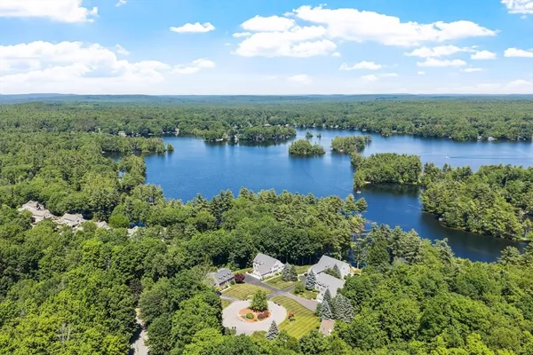 $999,900 | 10 Iris Court, Unit 10, Lunenburg, MA 01462