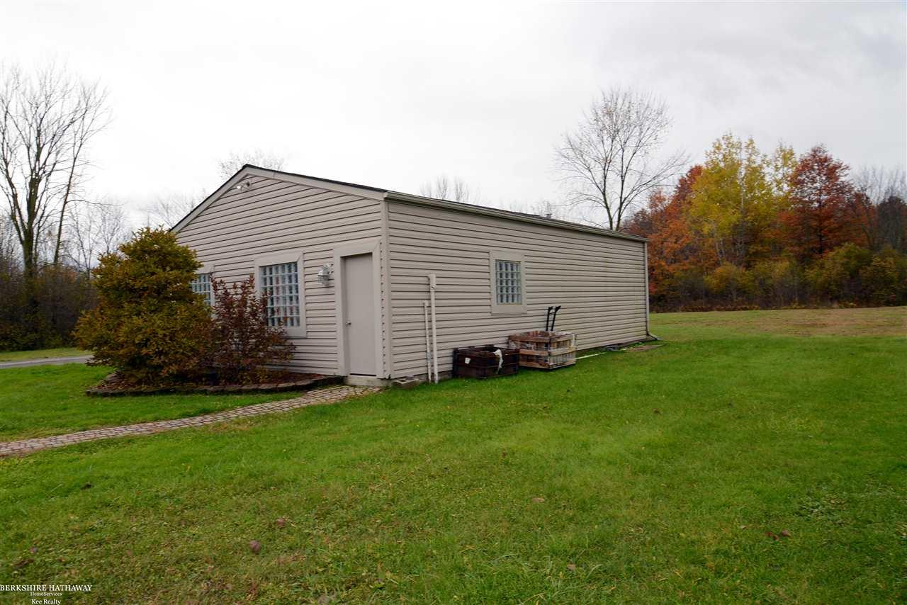 5380 County Line Road New Haven, MI 48048 - Photo 10 of 94 31364666-9.JPG