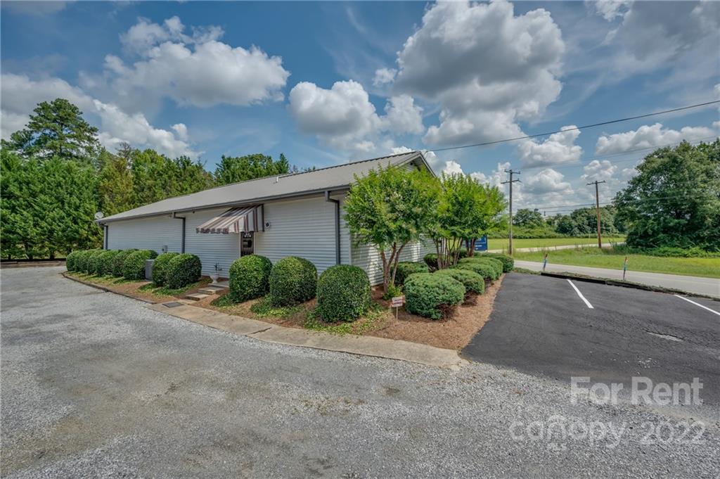 406 Daniel Road Spindale, NC 28160 - Photo 4 of 33 a view of a front of house with a yard