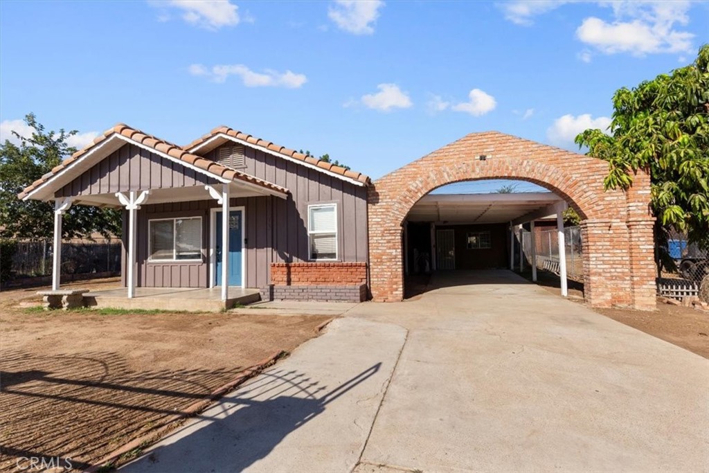 3715 South Neece Street Corona, CA 92879 - Photo 1 of 20 a front view of a house with garden