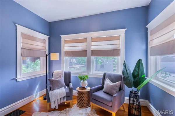 $359,900 | 3832 Connecticut Street, St. Louis, MO 63116