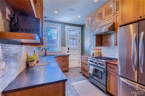 $359,900 | 3832 Connecticut Street, St. Louis, MO 63116