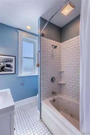 $359,900 | 3832 Connecticut Street, St. Louis, MO 63116