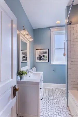 $359,900 | 3832 Connecticut Street, St. Louis, MO 63116