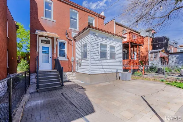 $359,900 | 3832 Connecticut Street, St. Louis, MO 63116