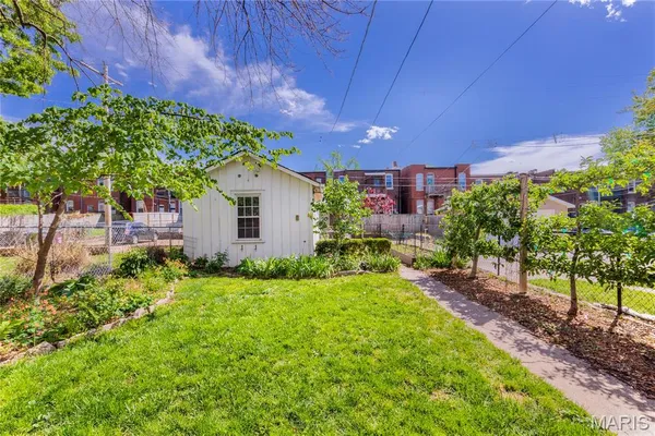 $359,900 | 3832 Connecticut Street, St. Louis, MO 63116