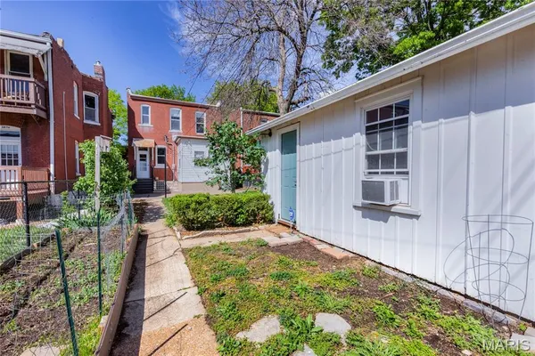 $359,900 | 3832 Connecticut Street, St. Louis, MO 63116