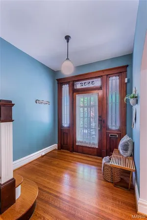 $359,900 | 3832 Connecticut Street, St. Louis, MO 63116