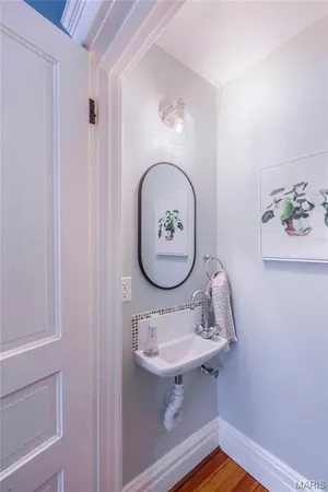 $359,900 | 3832 Connecticut Street, St. Louis, MO 63116