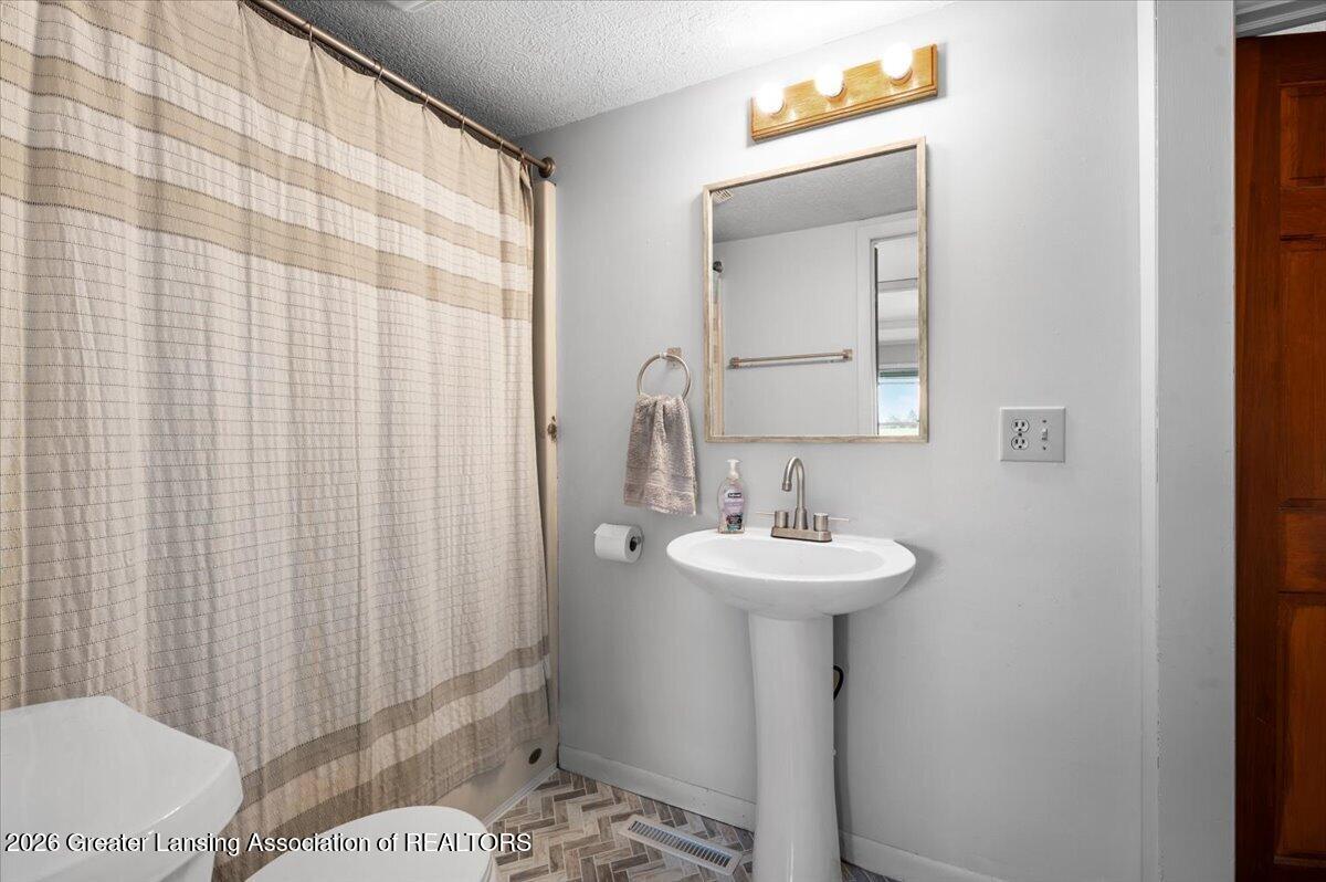 7008 East Maple Rapids Road Elsie, MI 48831 - Photo 28 of 54 55-INTERIOR 26
