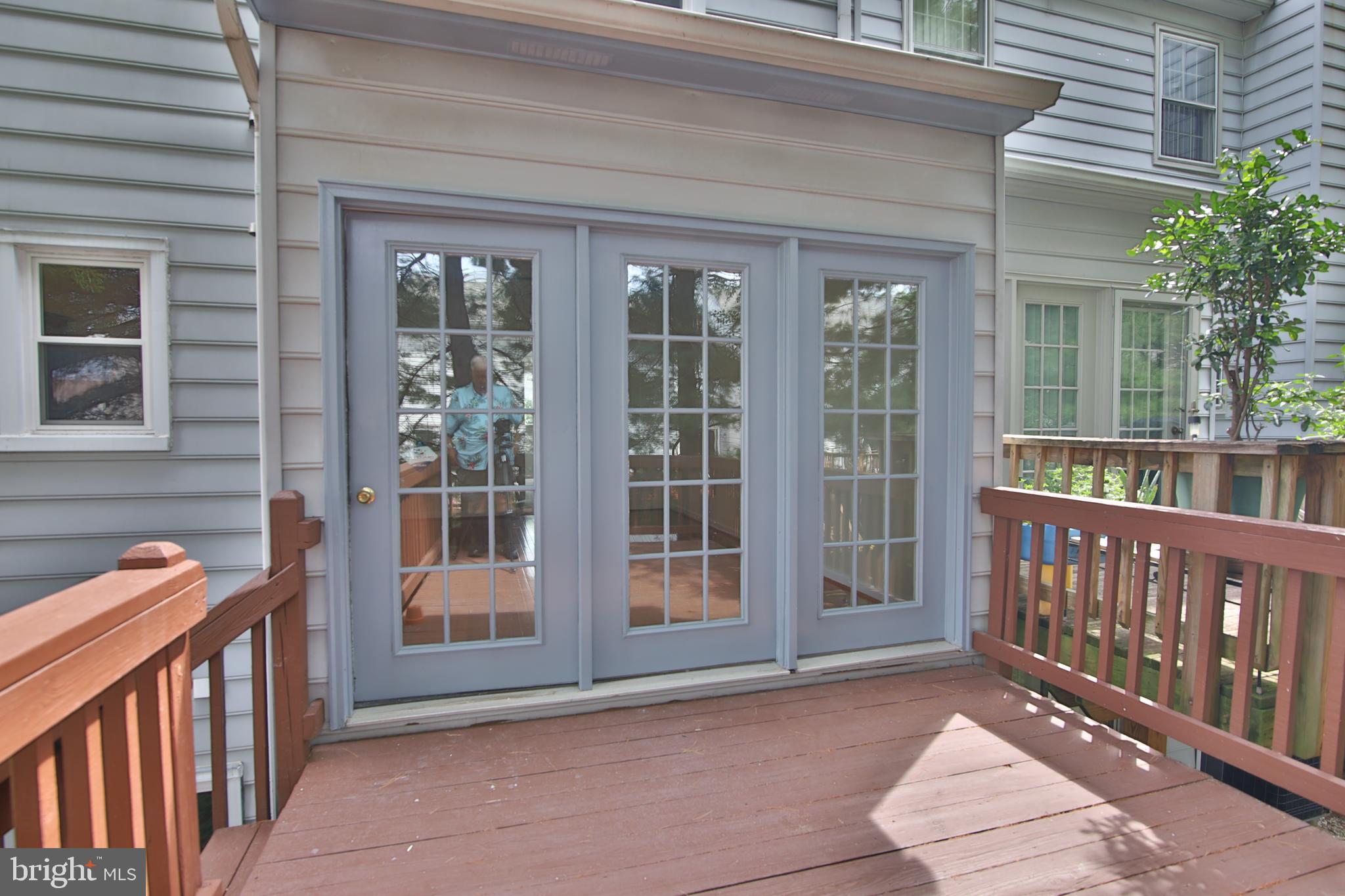 2142 Colonel Way Odenton, MD 21113 - Photo 13 of 25 Rrear Deck