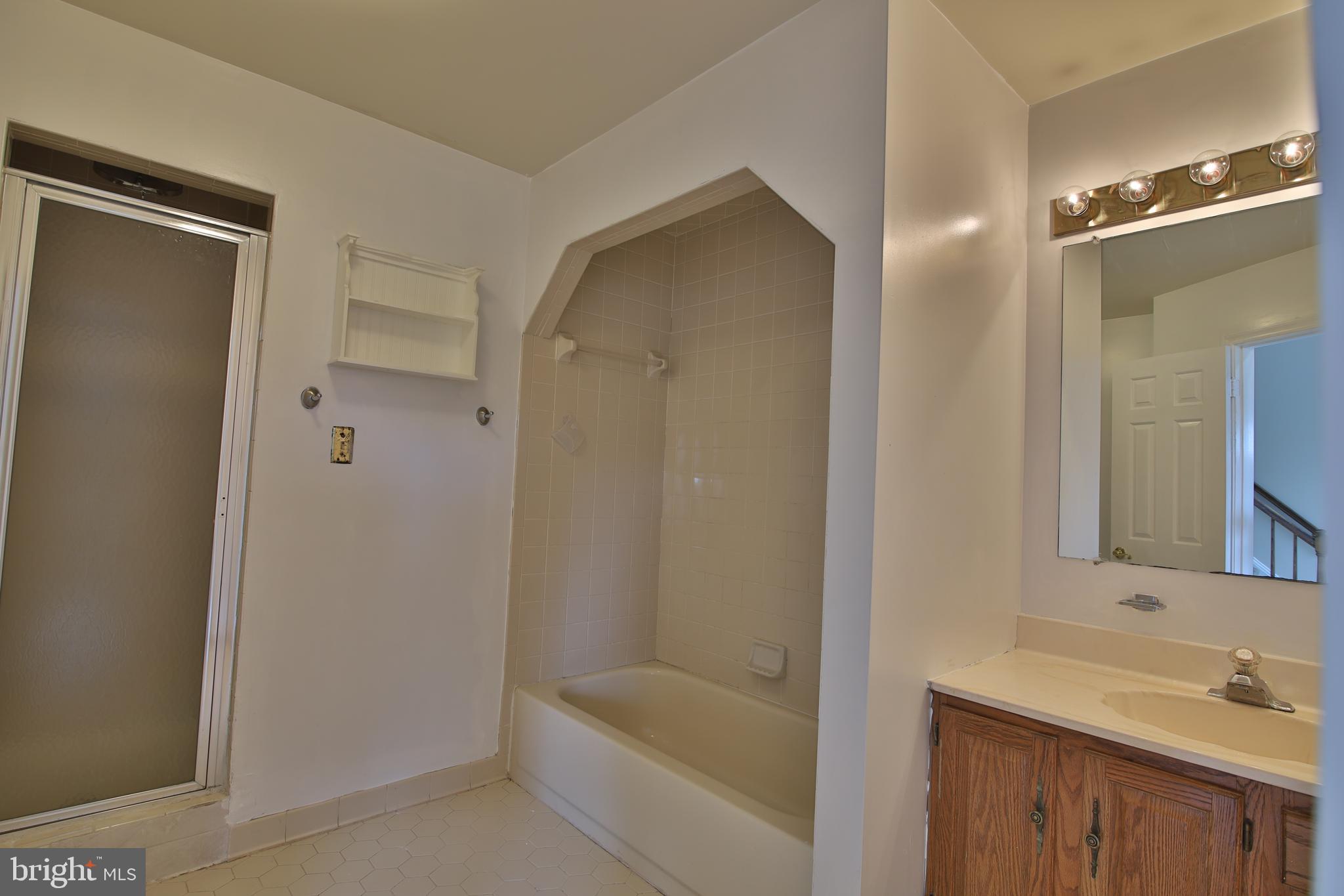 2142 Colonel Way Odenton, MD 21113 - Photo 18 of 25 Primary Full Bath