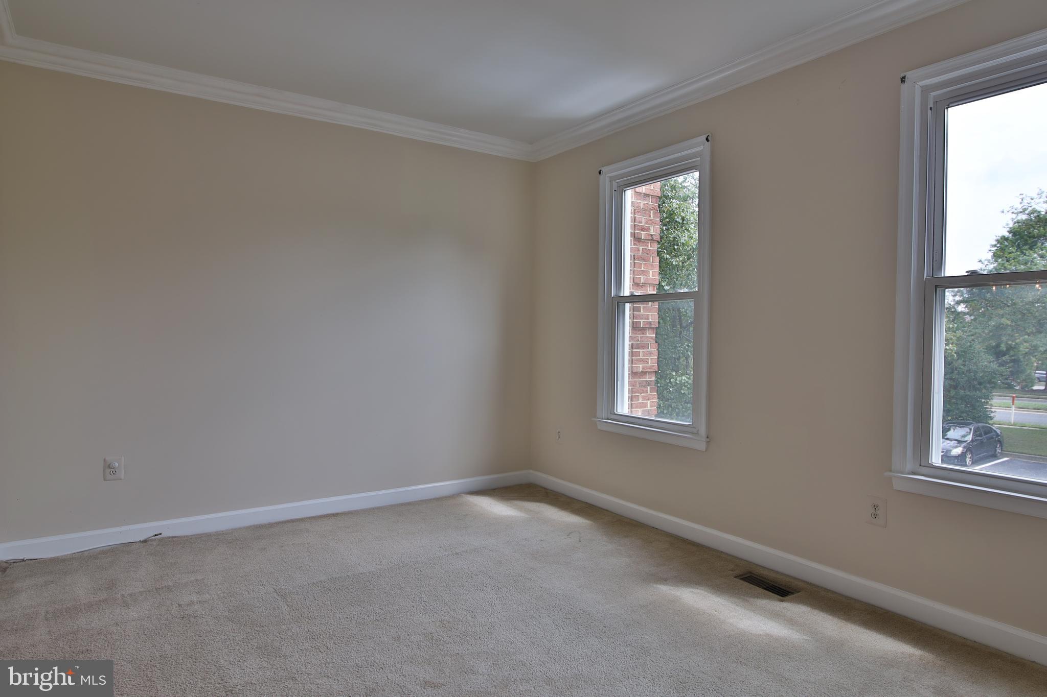 2142 Colonel Way Odenton, MD 21113 - Photo 4 of 25 Living Room