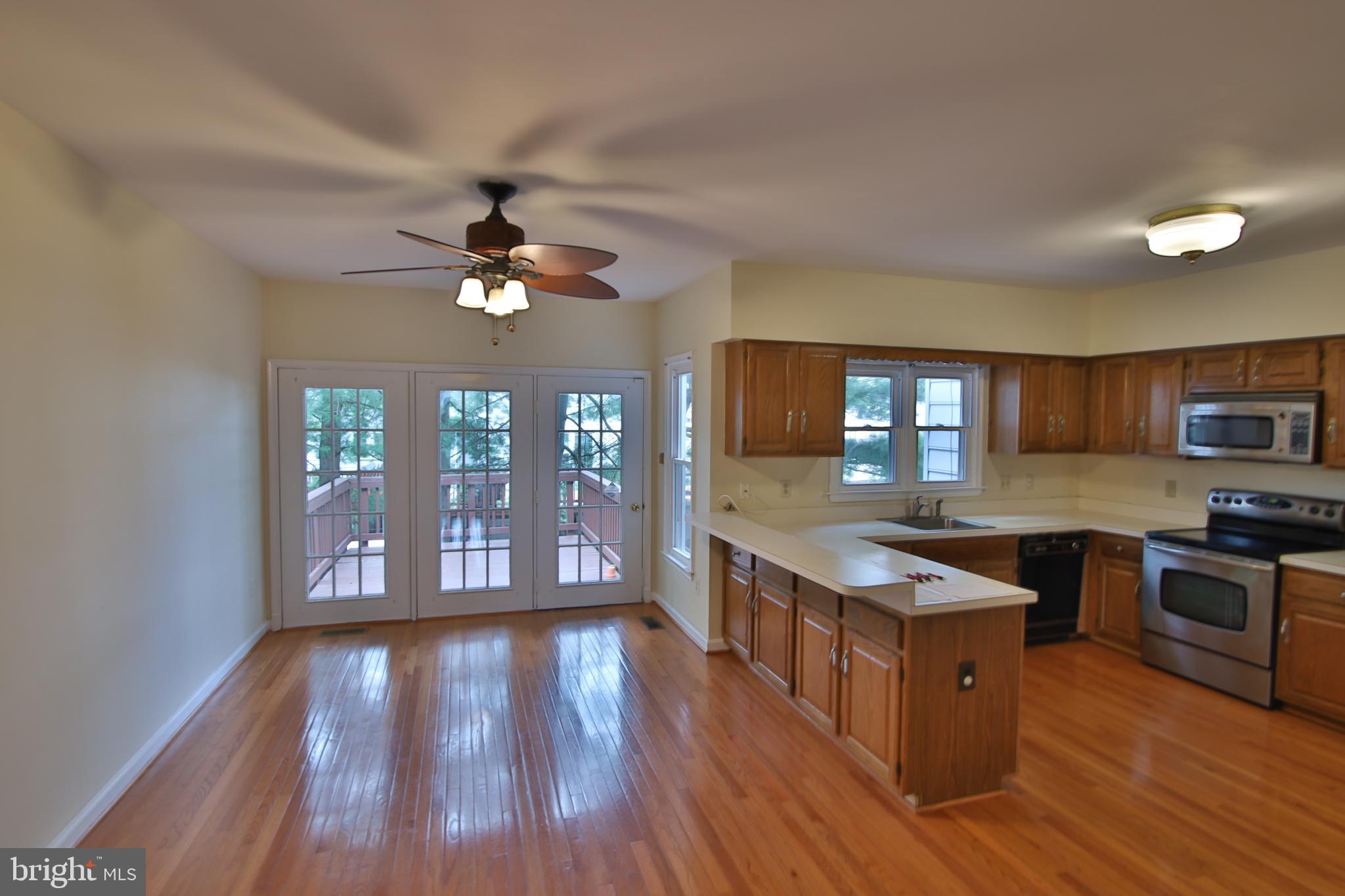 2142 Colonel Way Odenton, MD 21113 - Photo 8 of 25 Fully Appointed Eat In Kitchen