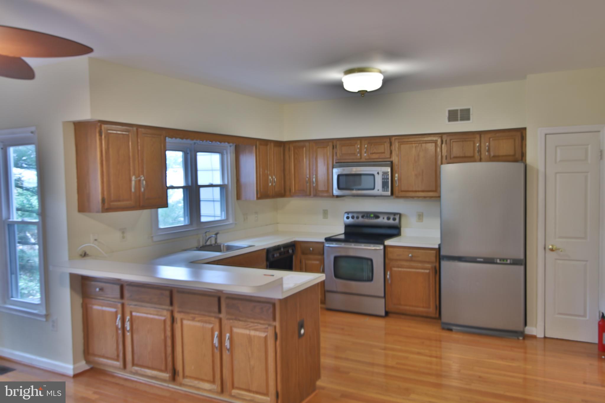 2142 Colonel Way Odenton, MD 21113 - Photo 9 of 25 Fully Appointed Kitchen