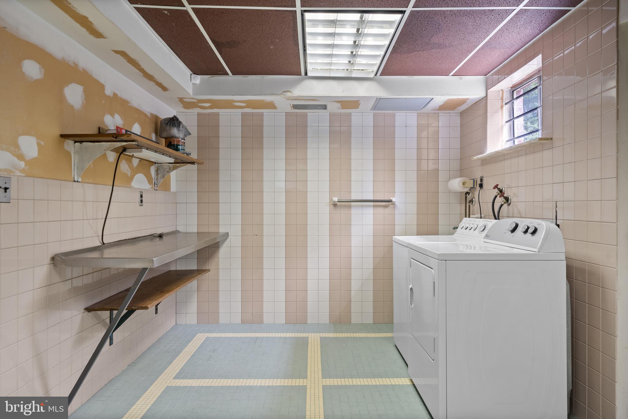 13712 South Springfield Road Brandywine, MD 20613 - Photo 30 of 44 Large laundry room