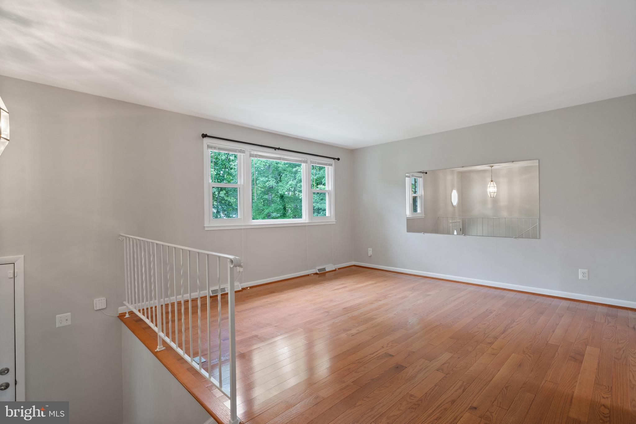 13712 South Springfield Road Brandywine, MD 20613 - Photo 3 of 44