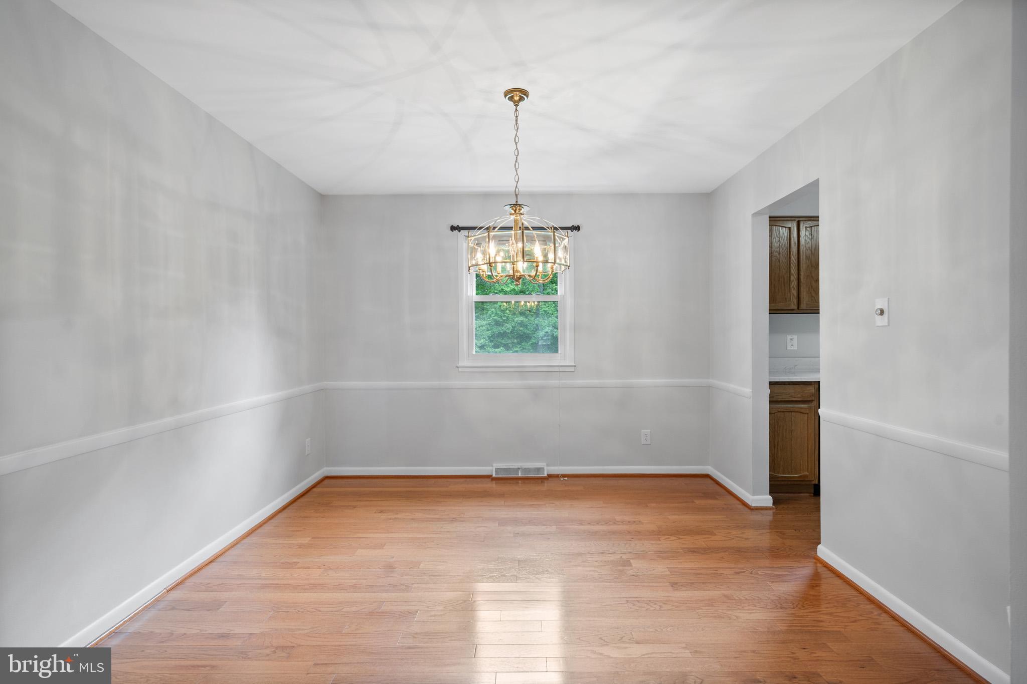 13712 South Springfield Road Brandywine, MD 20613 - Photo 6 of 44