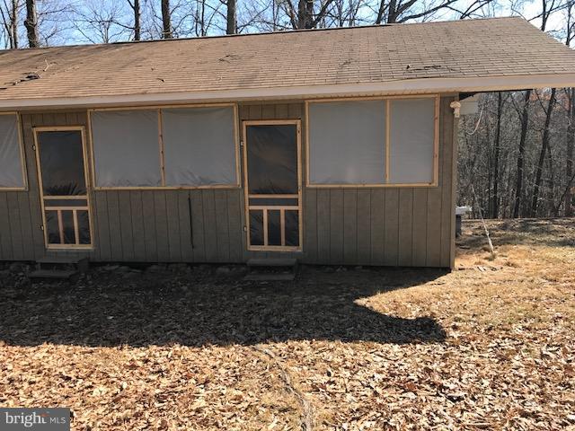507 Easter Ridge Lane Winchester, VA 22603 - Photo 27 of 30 a backyard of a house