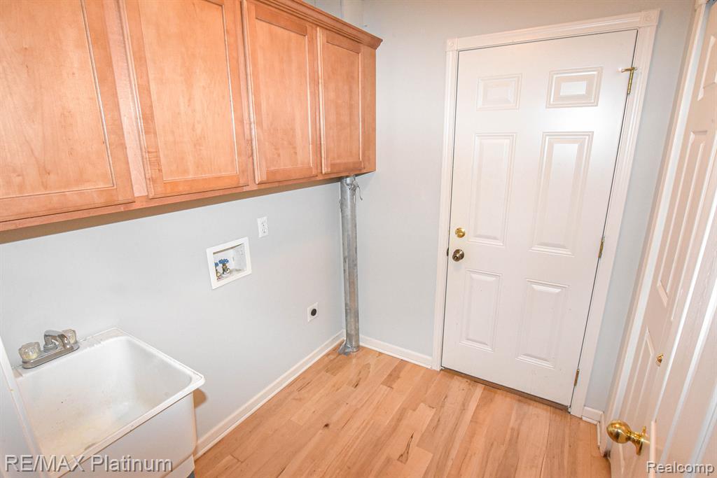 807 Chelsea Ridge Court Howell, MI 48843 - Photo 23 of 32