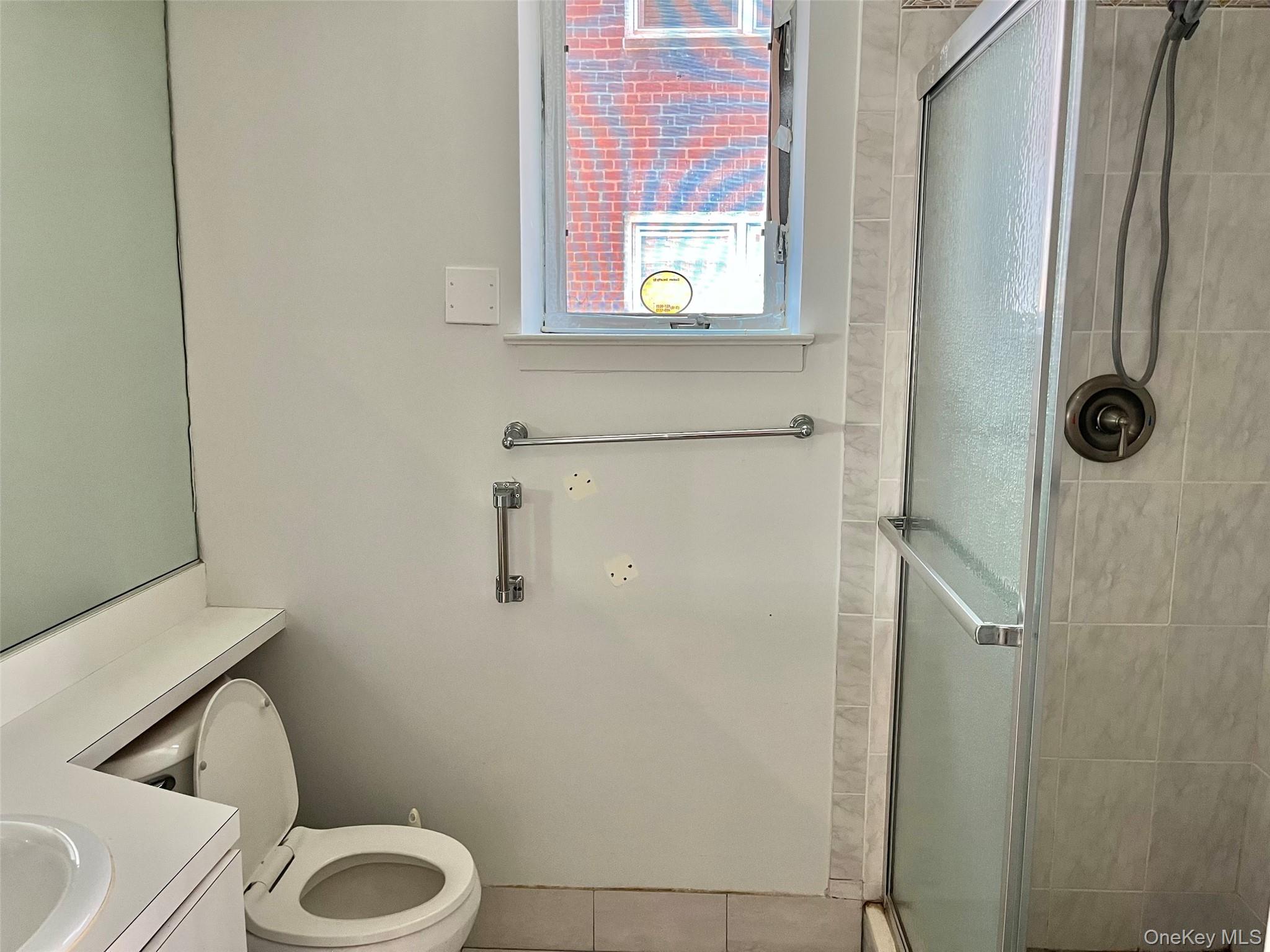 10 Canterbury Road, Unit 1B Great Neck, NY 11021 - Photo 18 of 19 Gallery Image 18