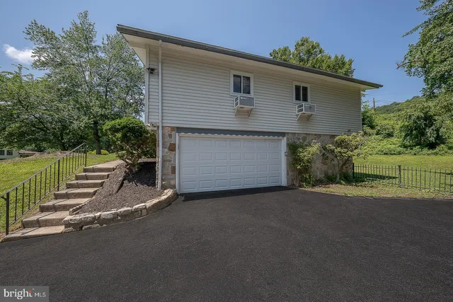 $675,000 | 161 Lantern Lane, King of Prussia, PA 19406