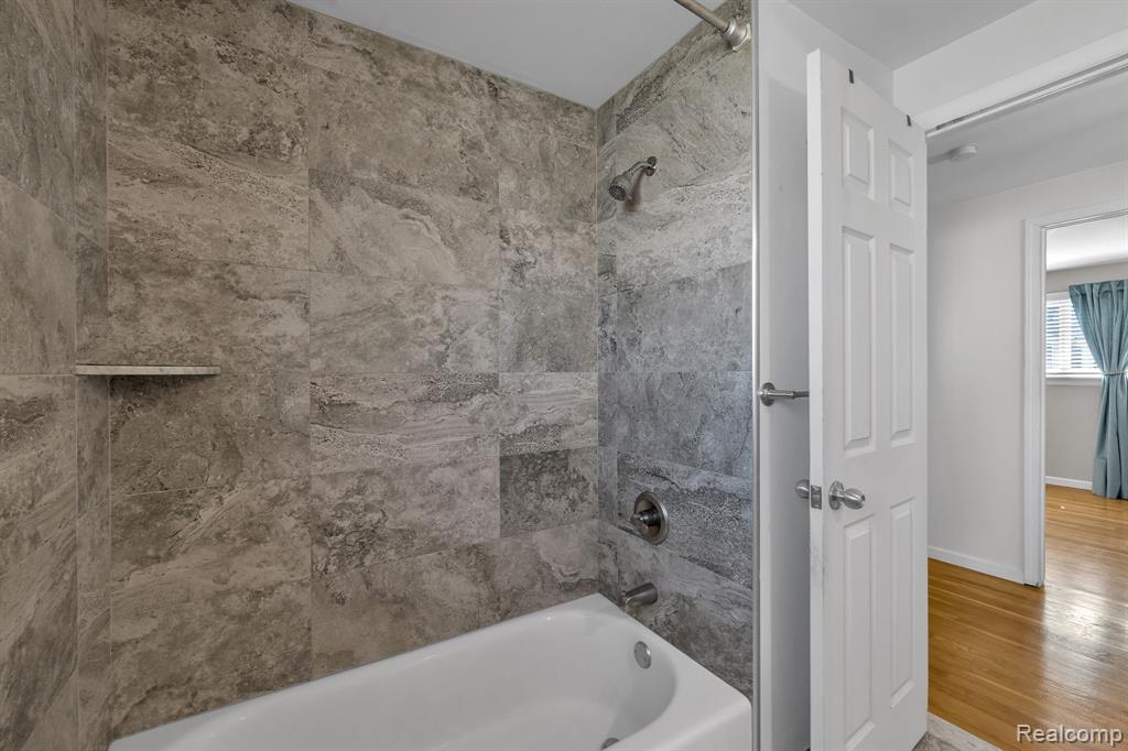 8126 Farnum Avenue Warren, MI 48093 - Photo 19 of 35