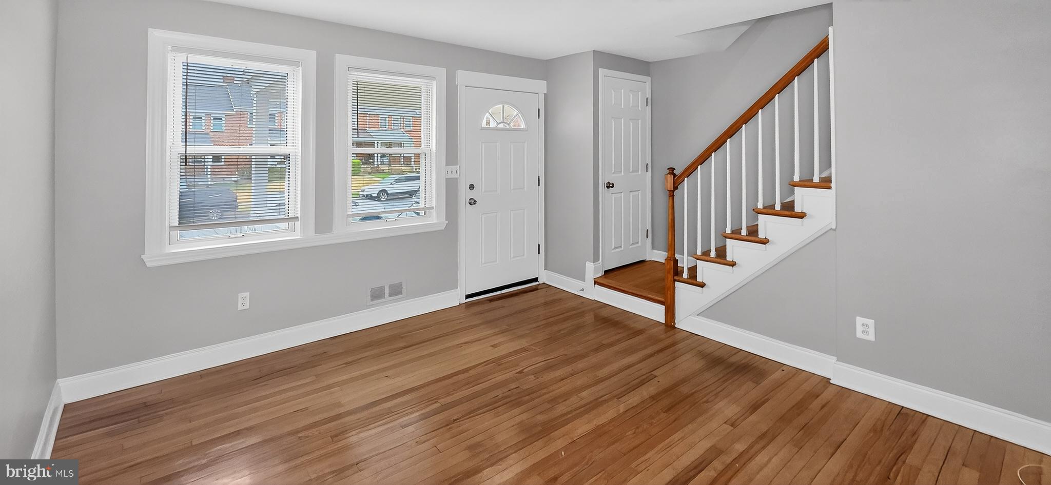 8303 Ridgely Oak Road Parkville, MD 21234 - Photo 4 of 32