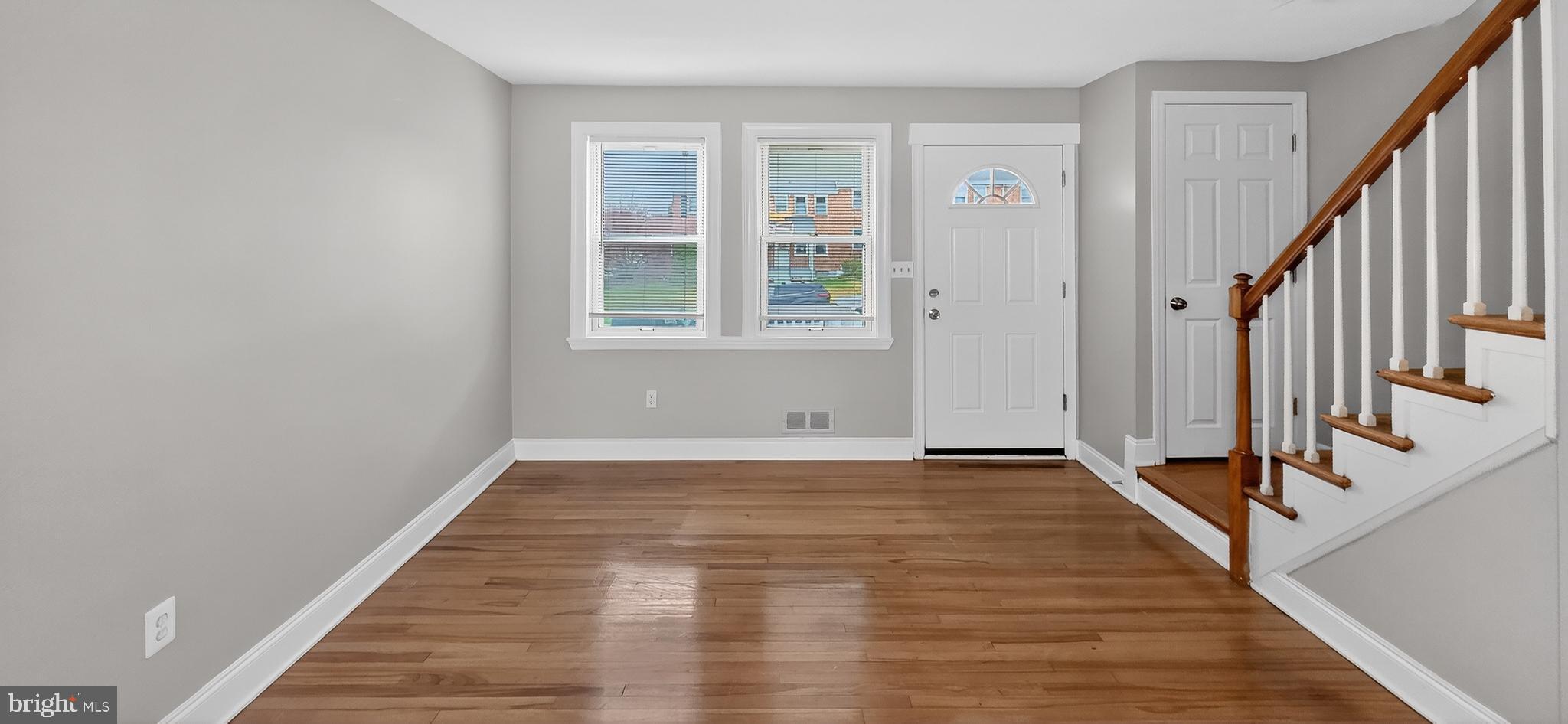 8303 Ridgely Oak Road Parkville, MD 21234 - Photo 5 of 32