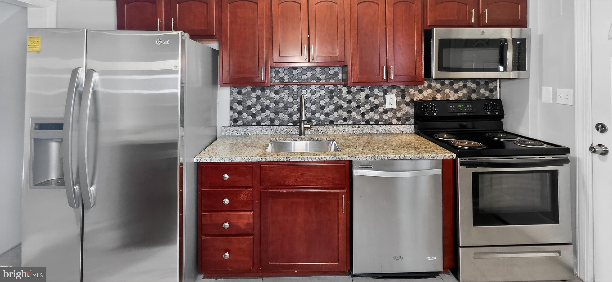 8303 Ridgely Oak Road Parkville, MD 21234 - Photo 10 of 32