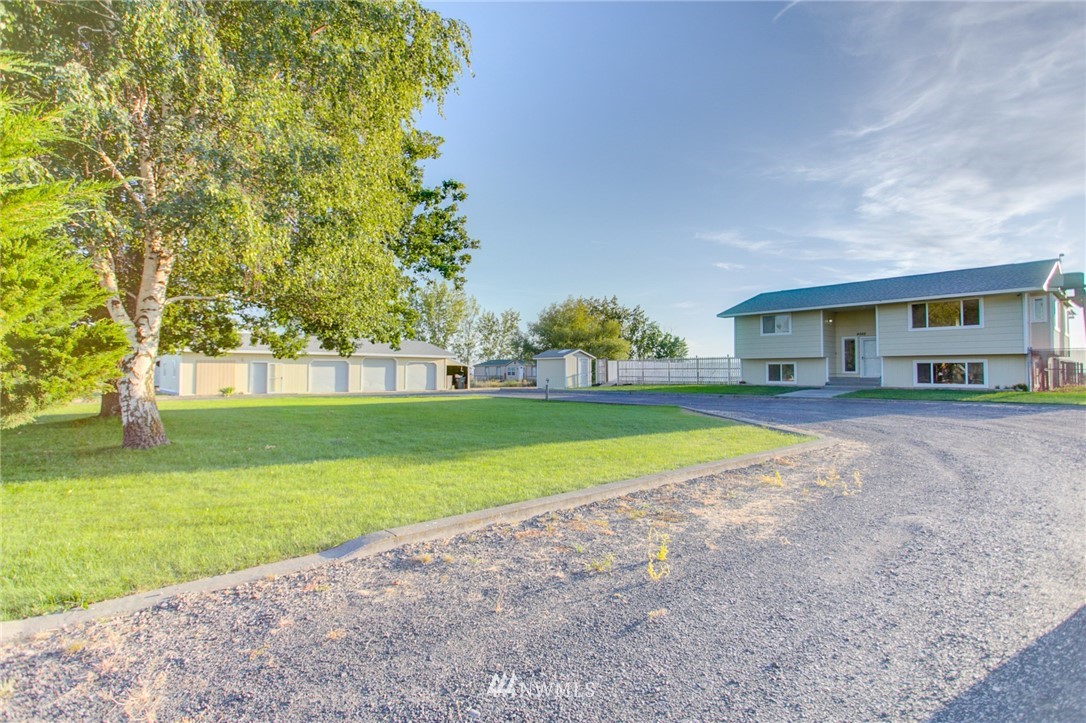 4562 Rd N Northeast Moses Lake, WA 98837 - Photo 1 of 25