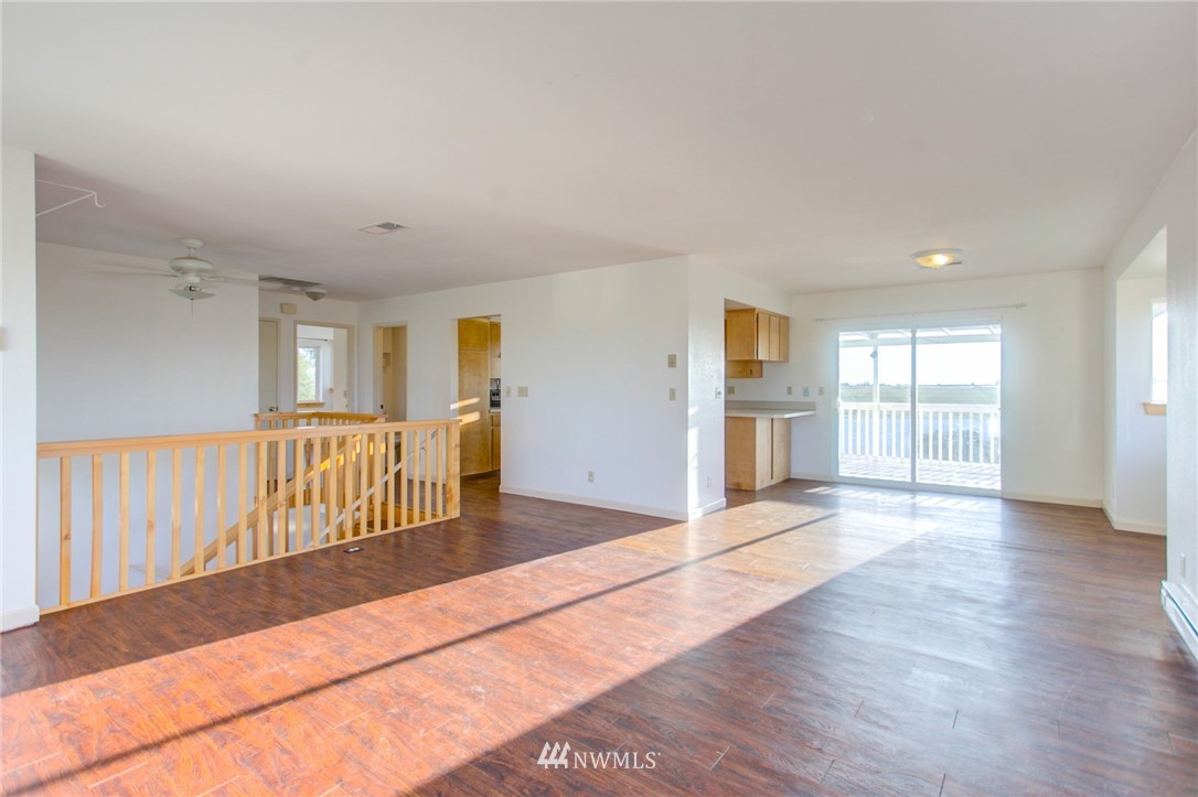 4562 Rd N Northeast Moses Lake, WA 98837 - Photo 3 of 25