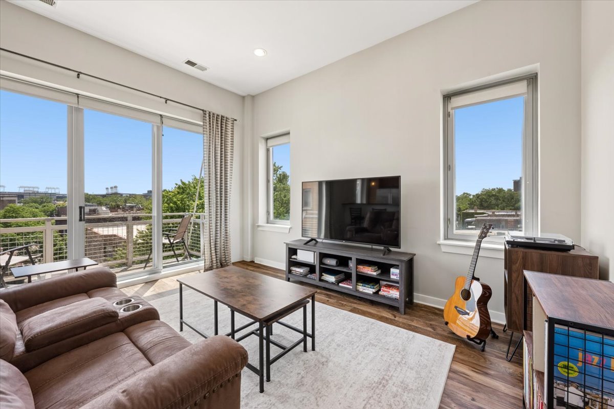3920 North Sheridan Road, Unit 505 Chicago, IL 60613 - Photo 8 of 26