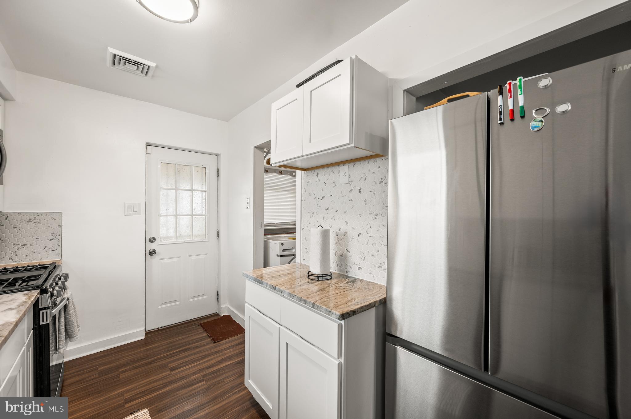 9226 Horatio Road Philadelphia, PA 19114 - Photo 9 of 20 Kitchen