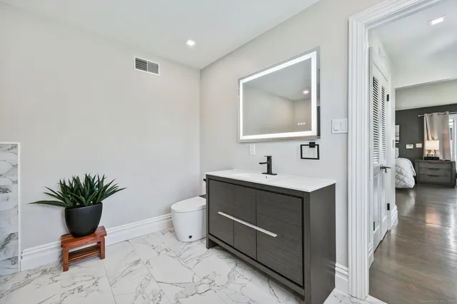 $1,650,000 | 175 Battery Park Drive, Bridgeport, CT 06605