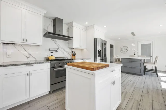 $1,650,000 | 175 Battery Park Drive, Bridgeport, CT 06605