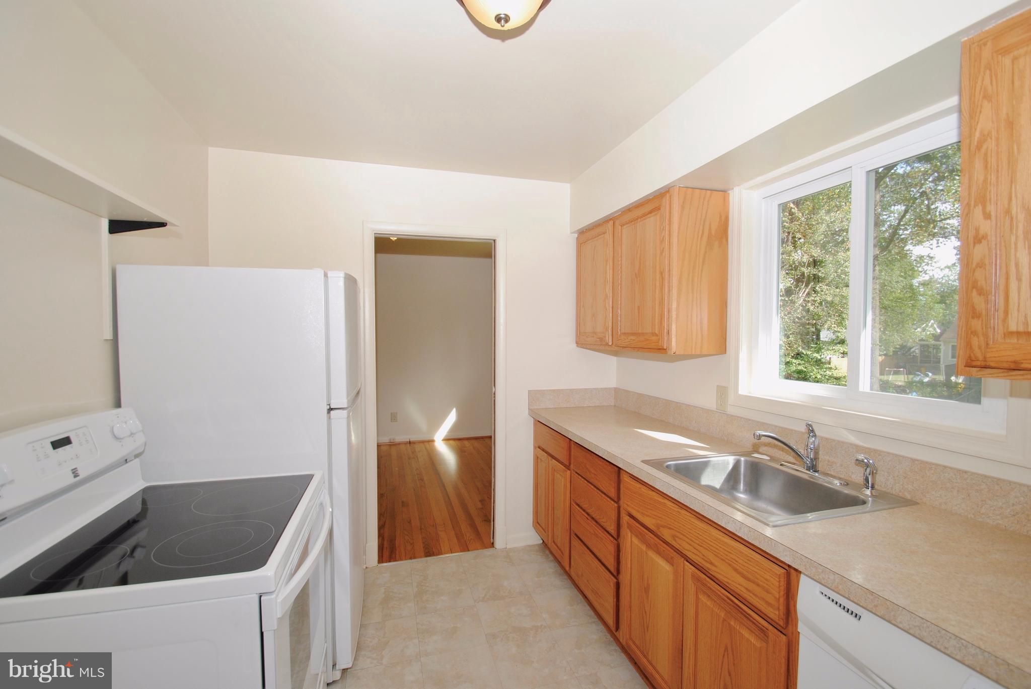 19 Goodrich Road Annapolis, MD 21401 - Photo 10 of 21 Kitchen